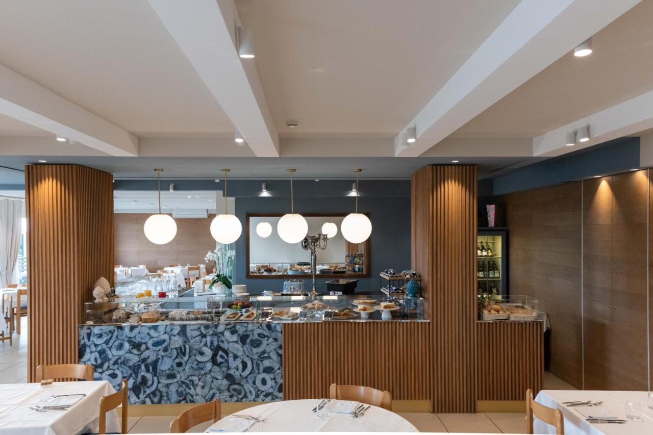 Kiss Beachfront & Restaurant 3*