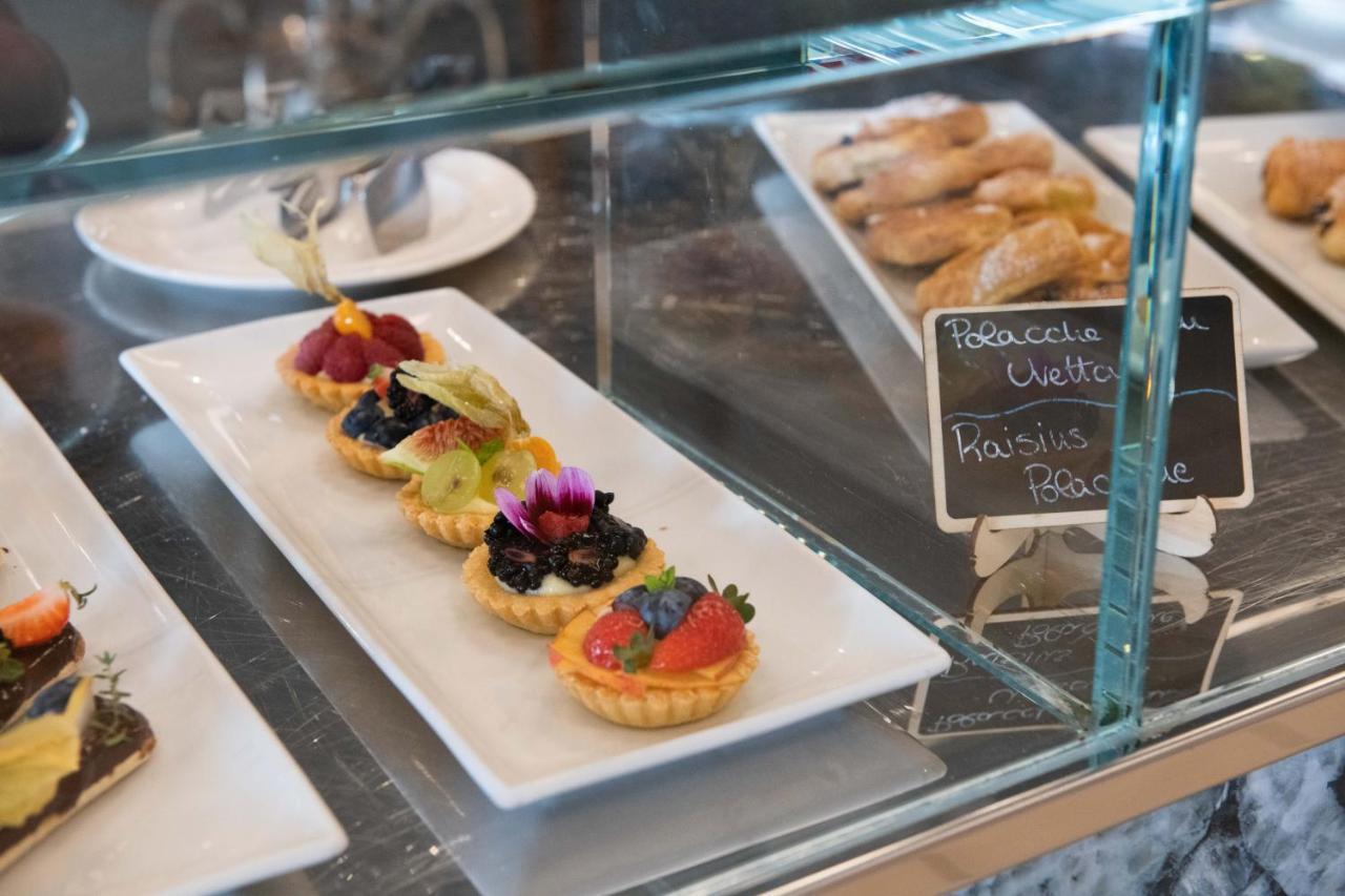 Hotel Kiss Beachfront & Restaurant Cervia