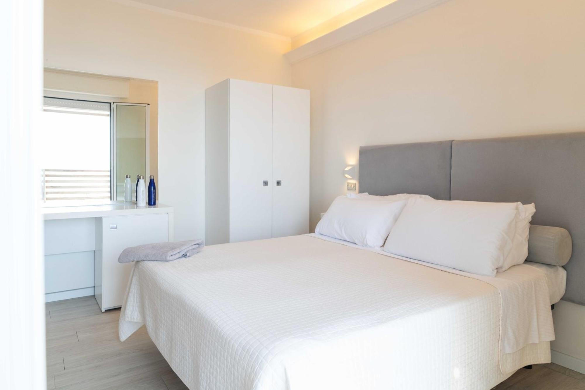 Hotel Kiss Beachfront & Restaurant