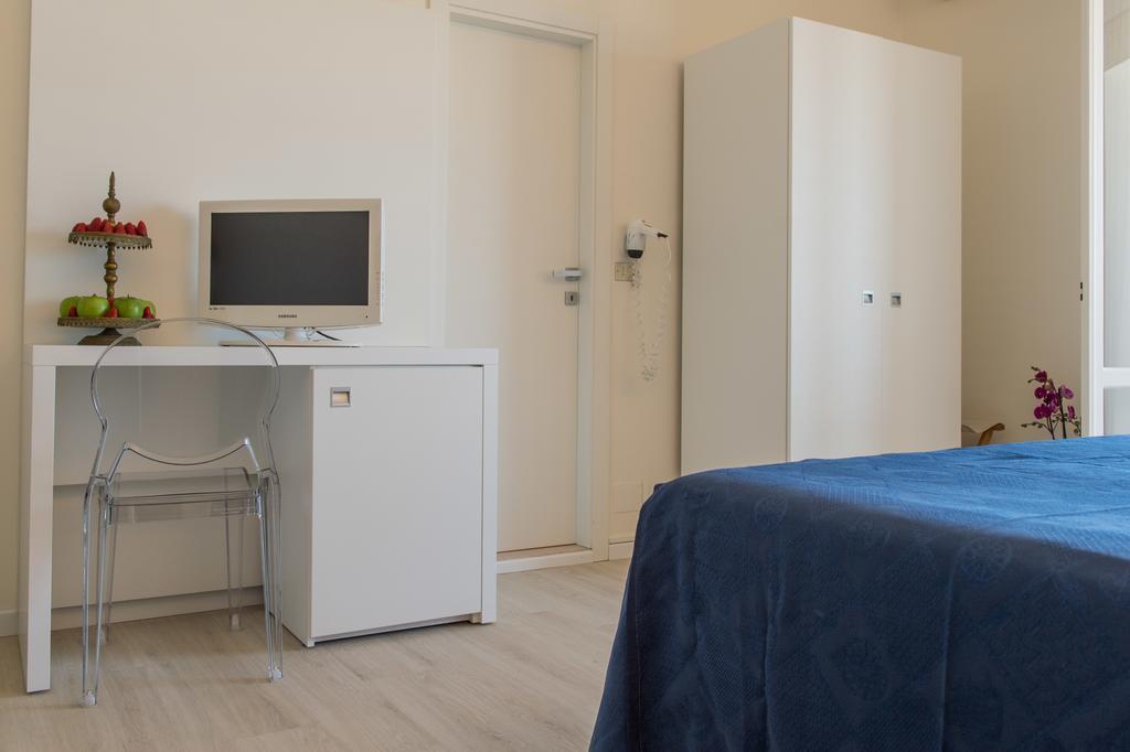 Kiss Beachfront & Restaurant Cervia