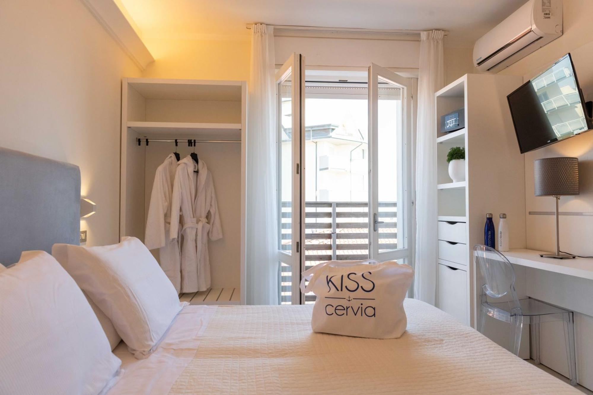 Kiss Hotel